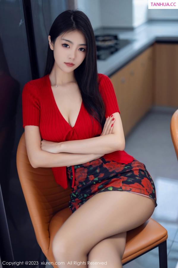 可乐Vicky  [XiuRen]高清写真图 2023.08.18 No.7249 可乐Vicky 短裙美腿第29张图片